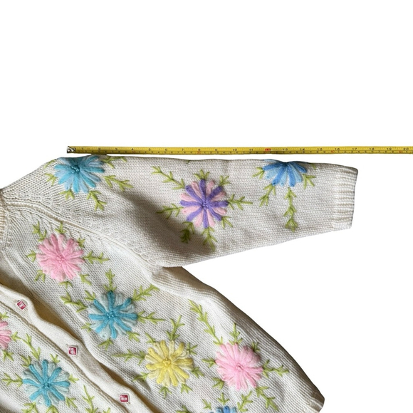 Vintage Hand-Knit Floral Embroidered Cardigan Sweater Cream Multicolor Size S/M - Picture 5 of 12